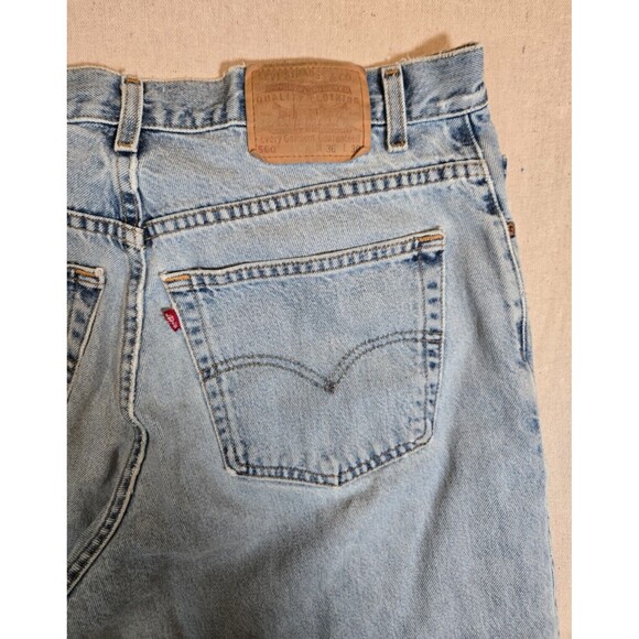 Vtg Levi’s 560 Mens 36x30 Loose Fit Tapered Leg Light Blue Wash - Picture 11 of 16